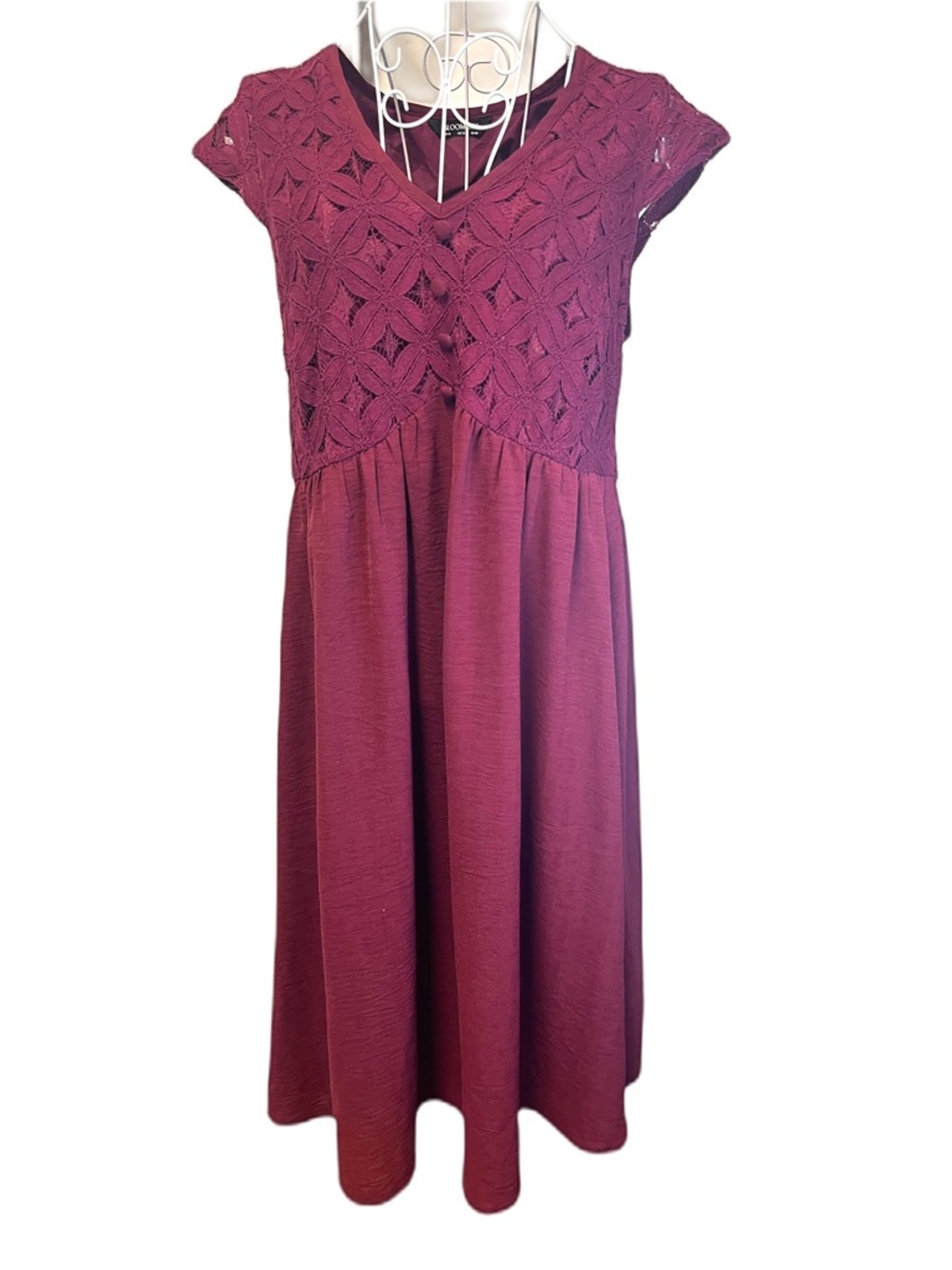 BloomChic Burgundy Wine Maroon Lace Empire Waist Yoke V-Neck Dress SZ 10
